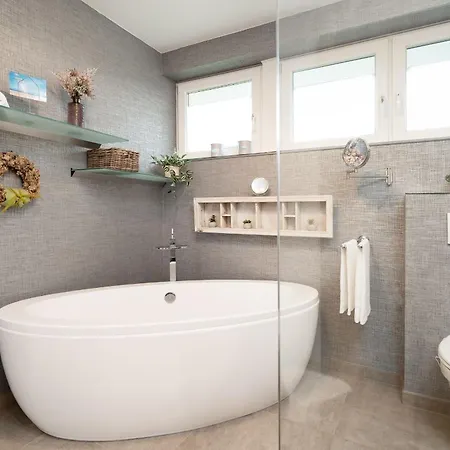 Instenweg 14 Fischhus * Rettin